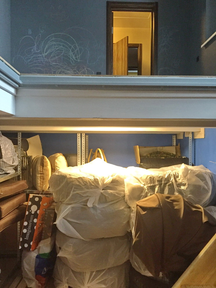 Зона хранения  в бывшей чаше бассейна