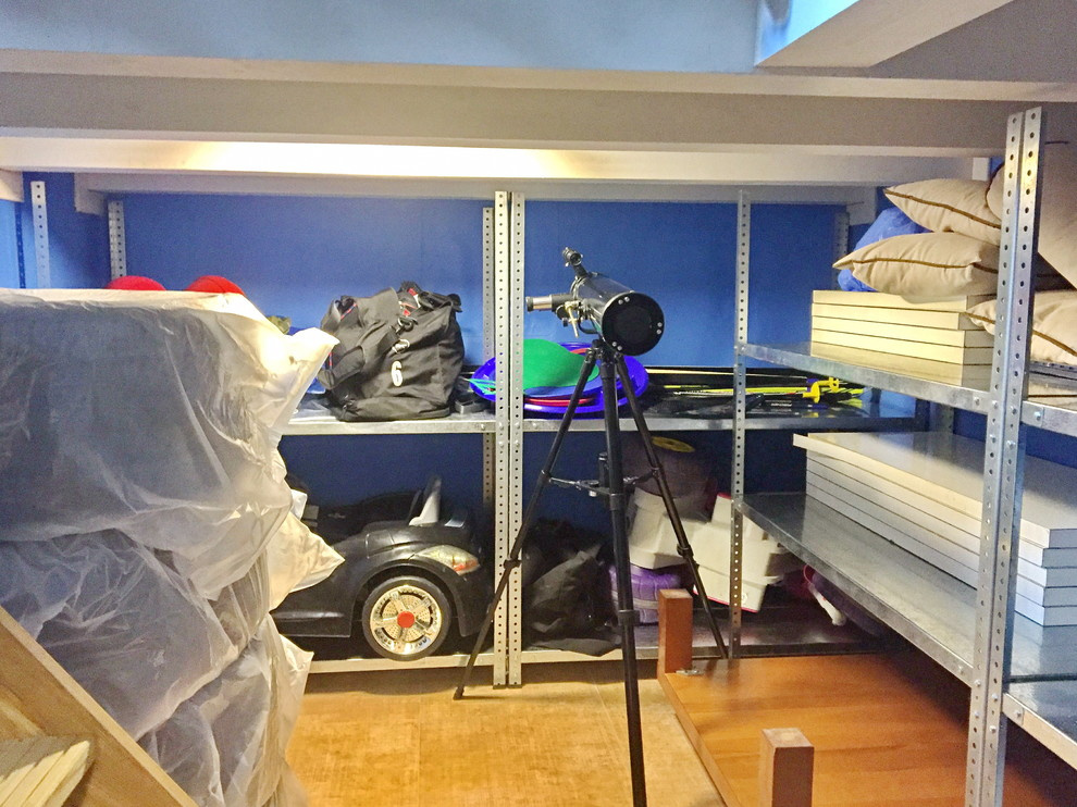 Зона хранения  в бывшей чаше бассейна