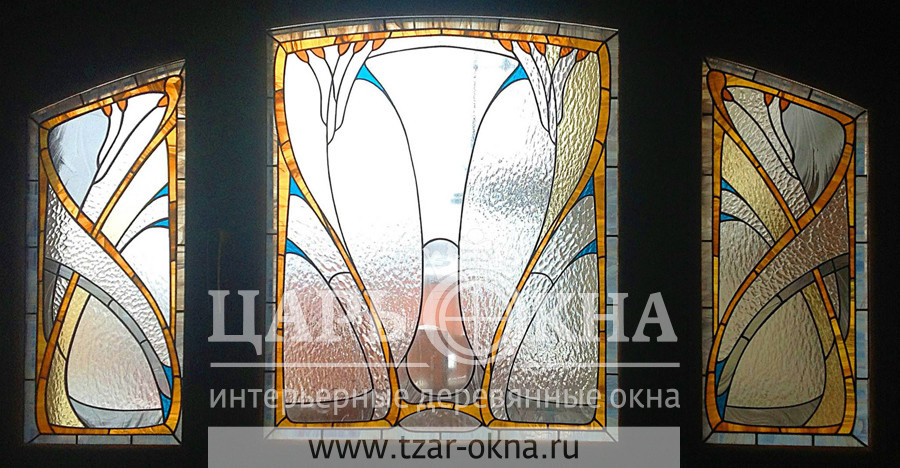 Витражные окна в банном комплексе с бассейном