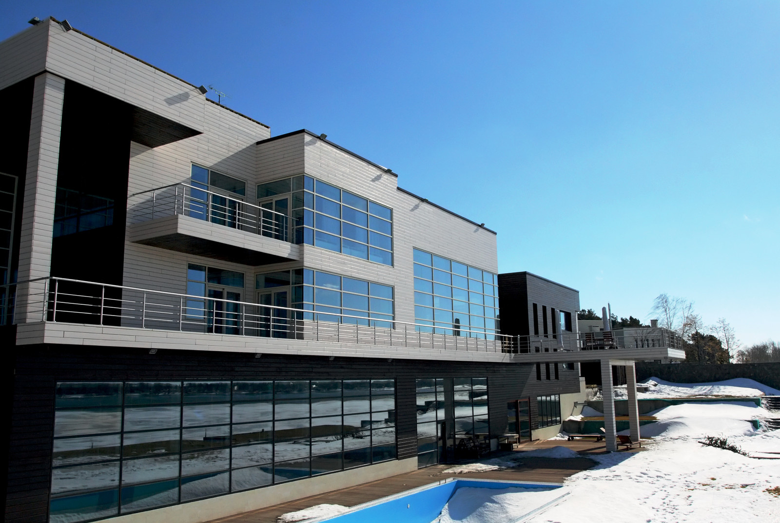 Частный жилой дом (ДОМ ВОСХОДЯЩЕГО СОЛНЦА)