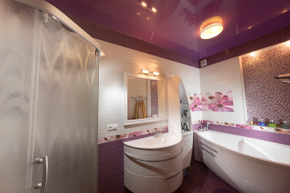 частный интерьер, большая ванная комната с душевой кабиной