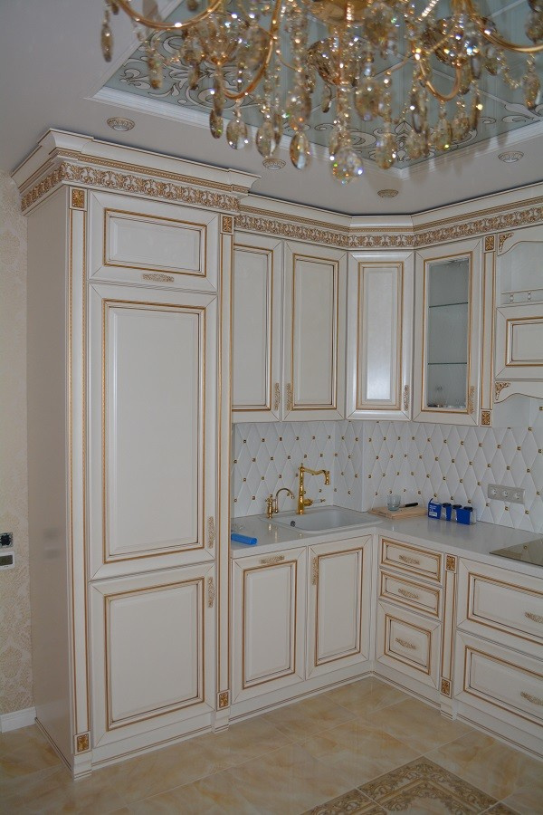 Кухня классика с золотом