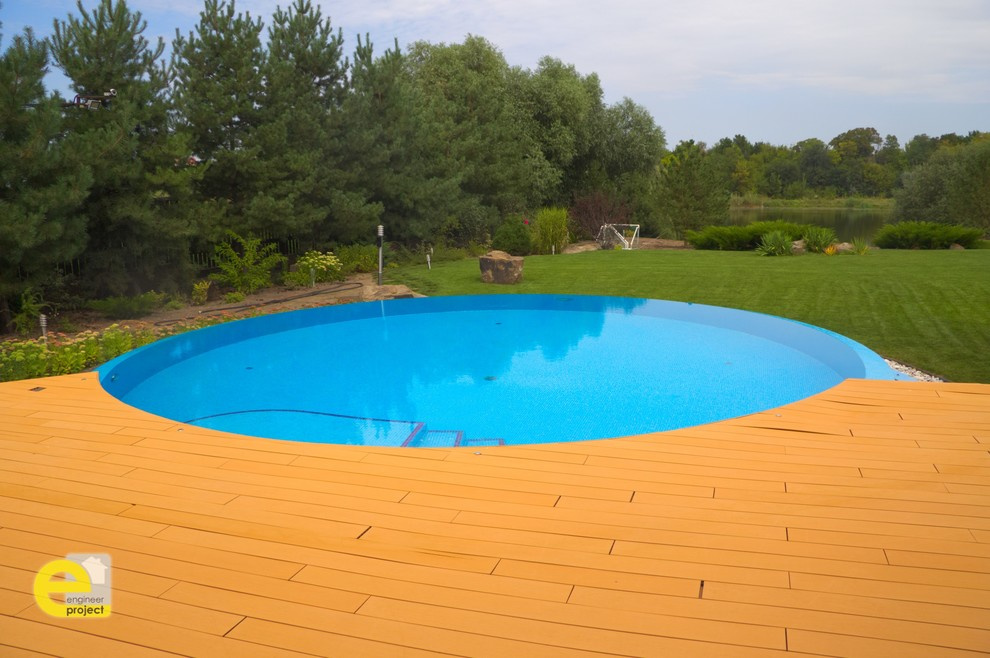 Бассейн под открытым небом в Камышевахе