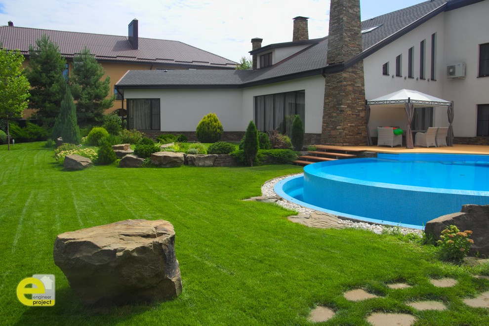 Бассейн под открытым небом в Камышевахе