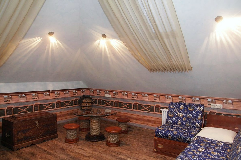 Шторы для мансарды и дизайн детской в морском стиле.