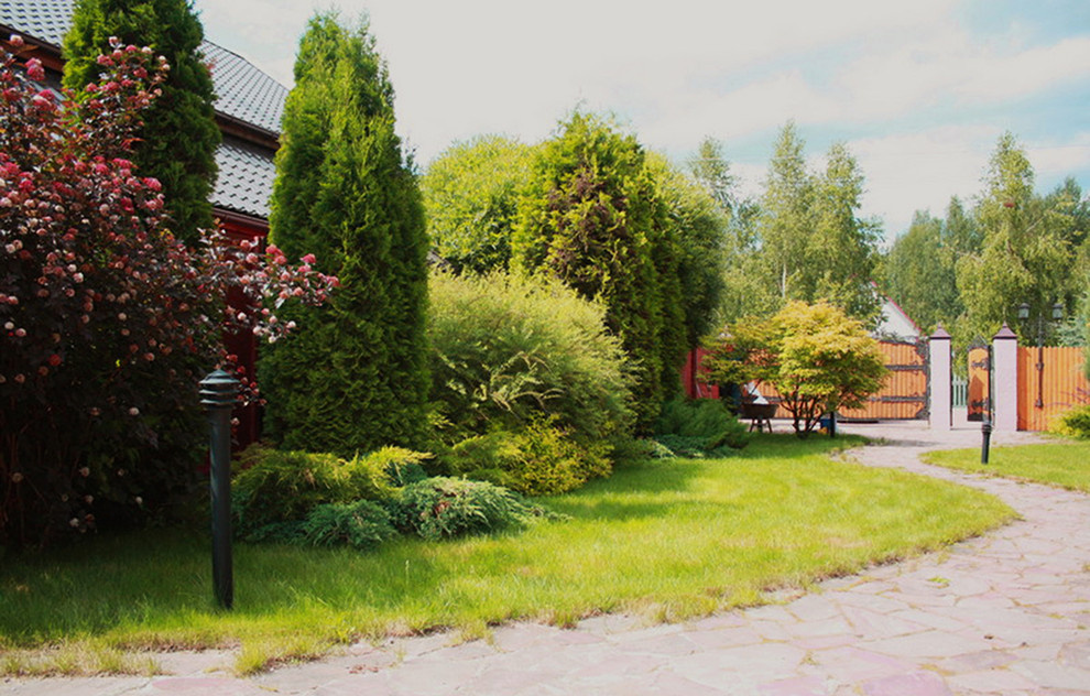 Сад в завидово - ландшафтный дизайн дачного участка в стиле Кантри.