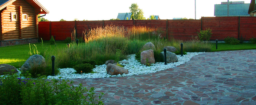 Мощение из плитняка, сад камней и сад трав в Завидово