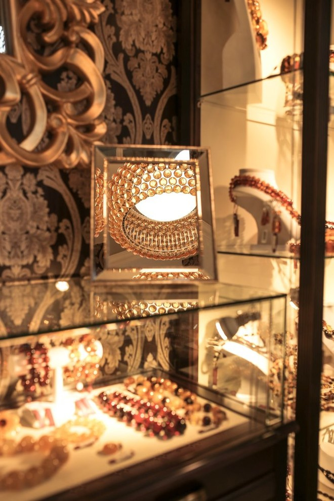 Бутик янтаря в Париже