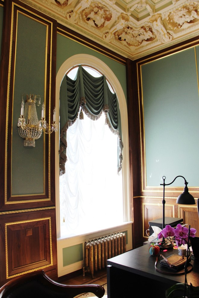 Оформление окон в музейном особняке