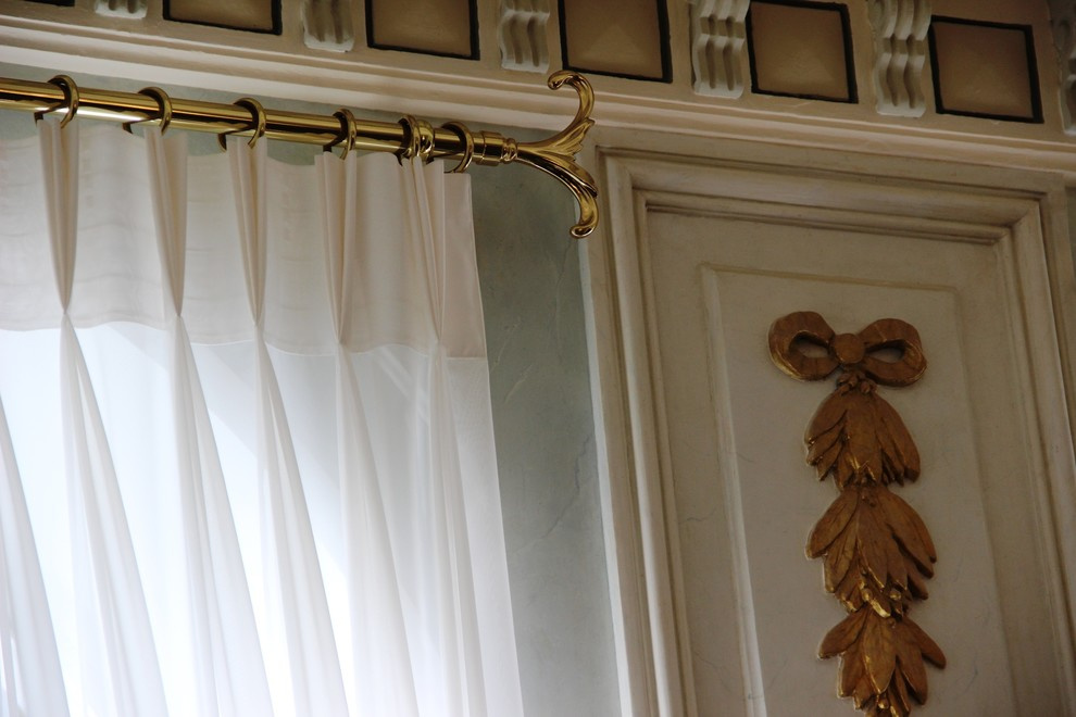 Оформление окон в музейном особняке