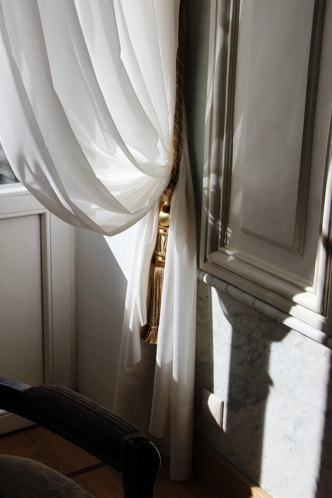 Оформление окон в музейном особняке