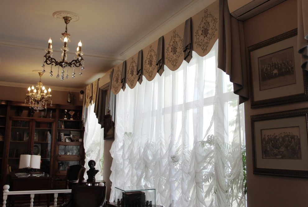 Оформление окон в музейном особняке