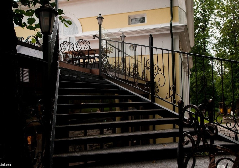 Веранда в парке