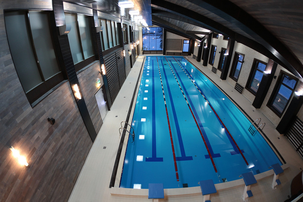 Плавательный бассейн на территории туристического комплекса "Алтай-Resort"