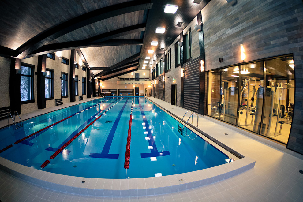 Плавательный бассейн на территории туристического комплекса "Алтай-Resort"