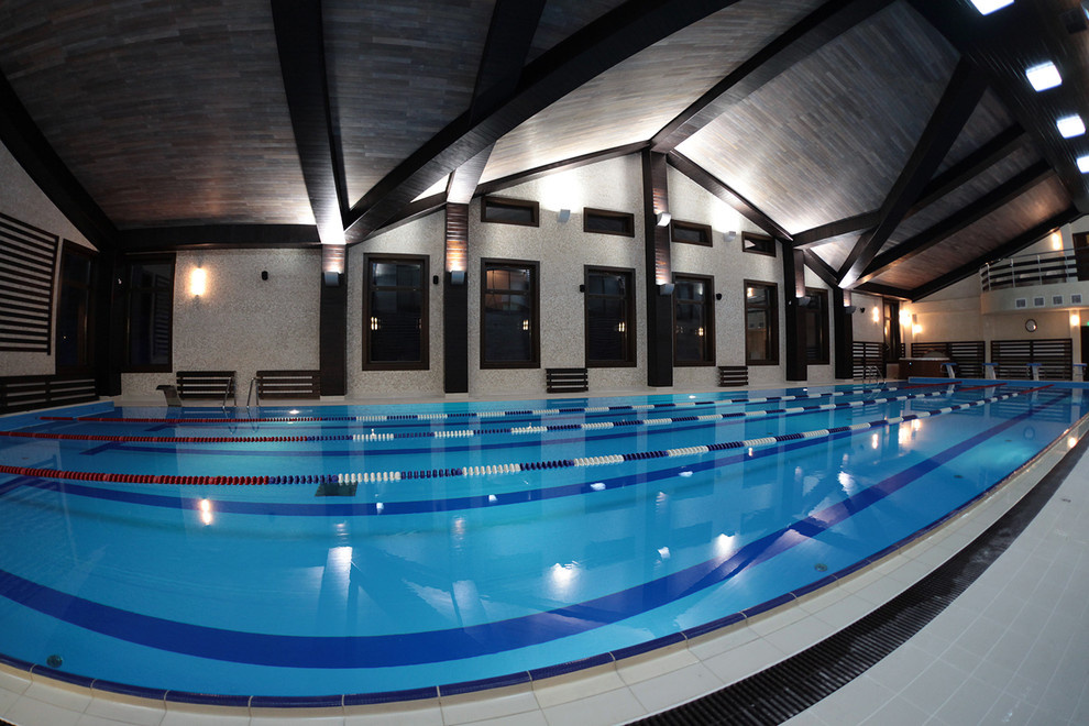 Плавательный бассейн на территории туристического комплекса "Алтай-Resort"