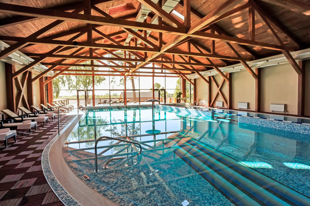 Бассейн на территории SPA-центра жилого комплекса "GreenWood"