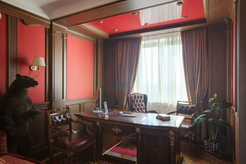 ЛОМОНОСОВСКИЙ