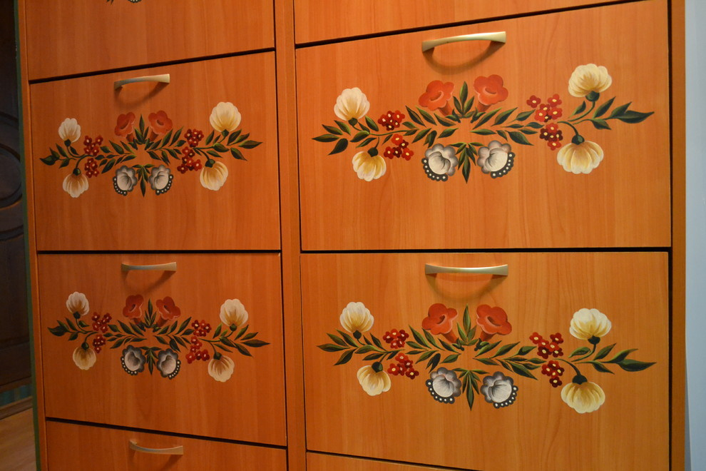 Роспись комода. Фрагмент.