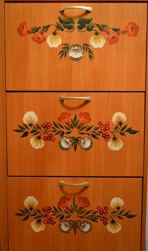 Роспись комода. Фрагмент.