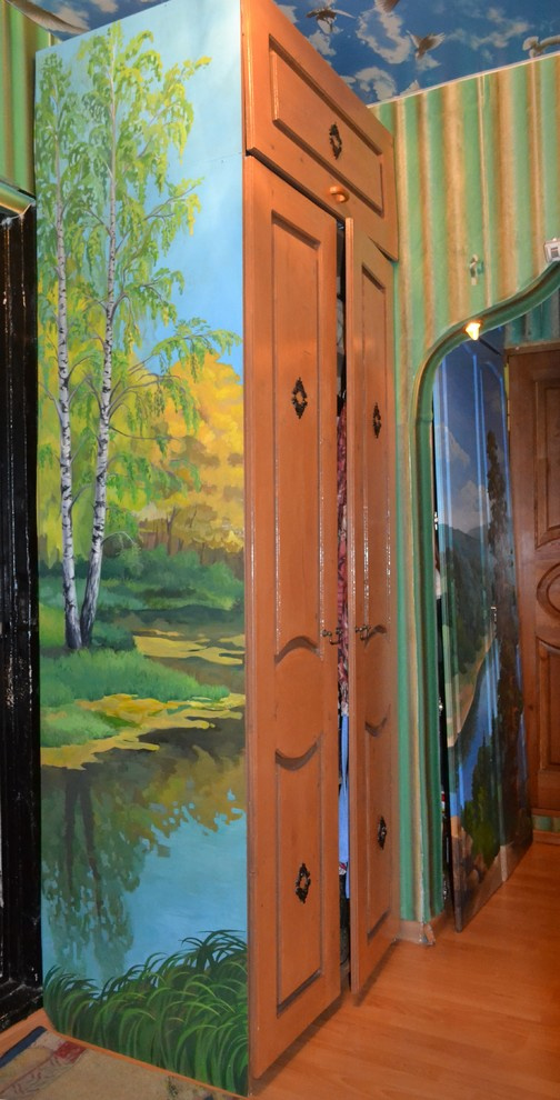 Роспись шкафов.