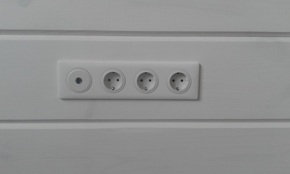 МОНТАЖ ЭЛЕКТРОФУРНИТУРЫ В ДЕРЕВЯННОМ ДОМЕ