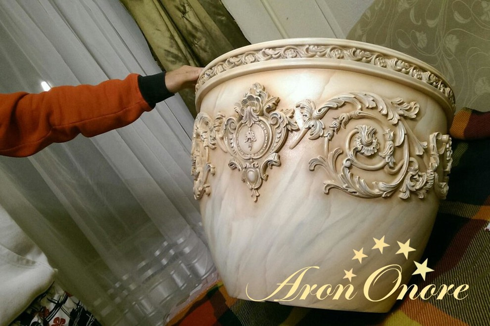 Вазоны (компания Арон Оноре)