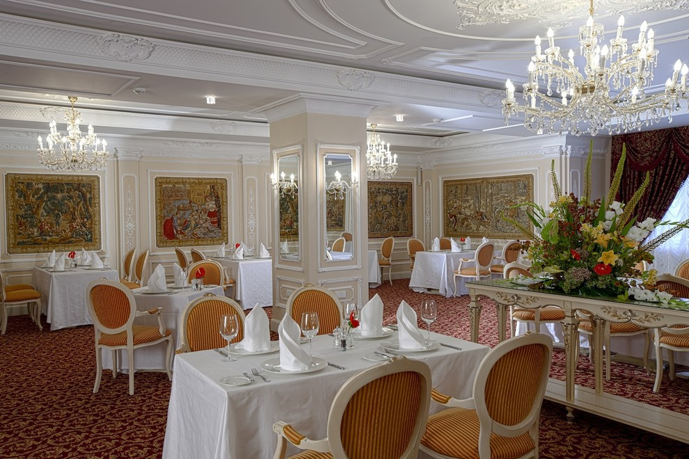 The State Hermitage Museum Official Hotel