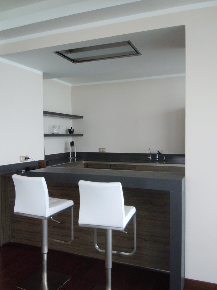 Немецкая кухня-столовая в ЖК Золотая бухта в г. Анапа