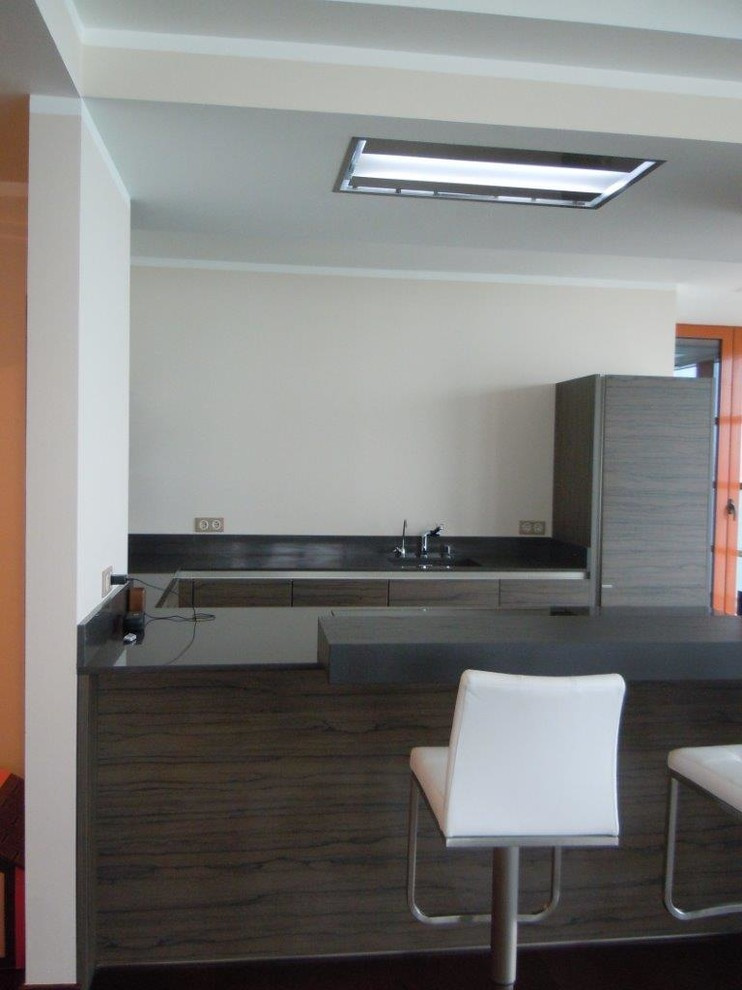 Немецкая кухня-столовая в ЖК Золотая бухта в г. Анапа