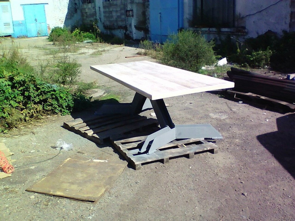 Стол в переговорную