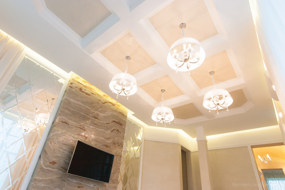 Гостиная и прихожая в загородном доме