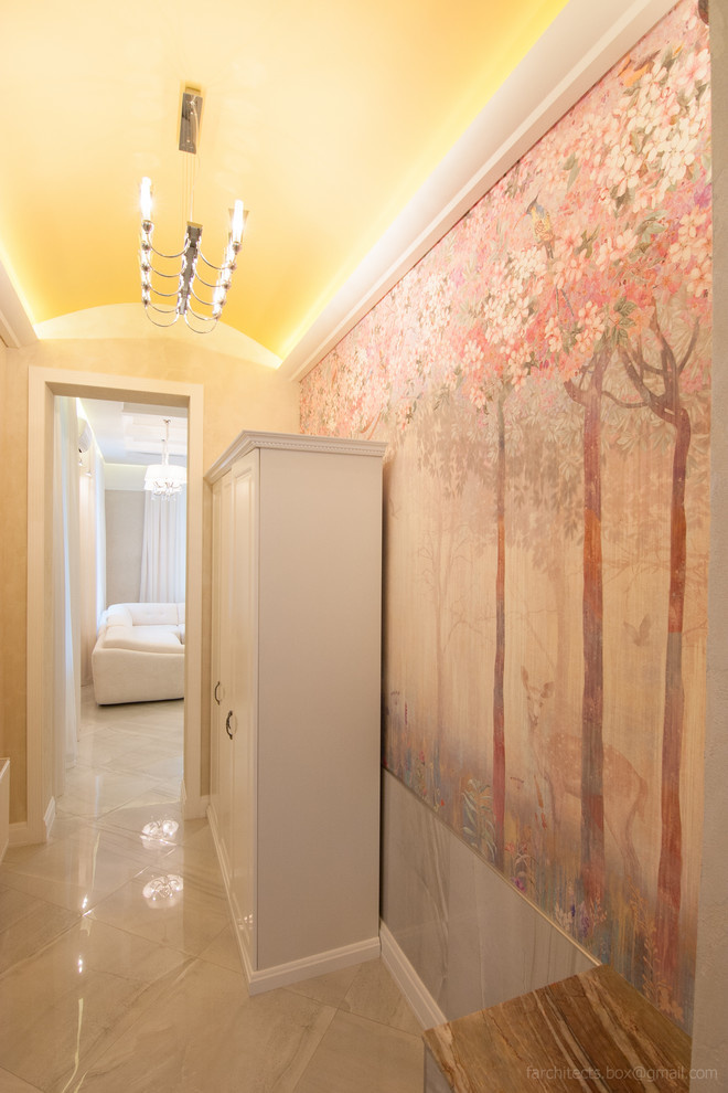 Гостиная и прихожая в загородном доме