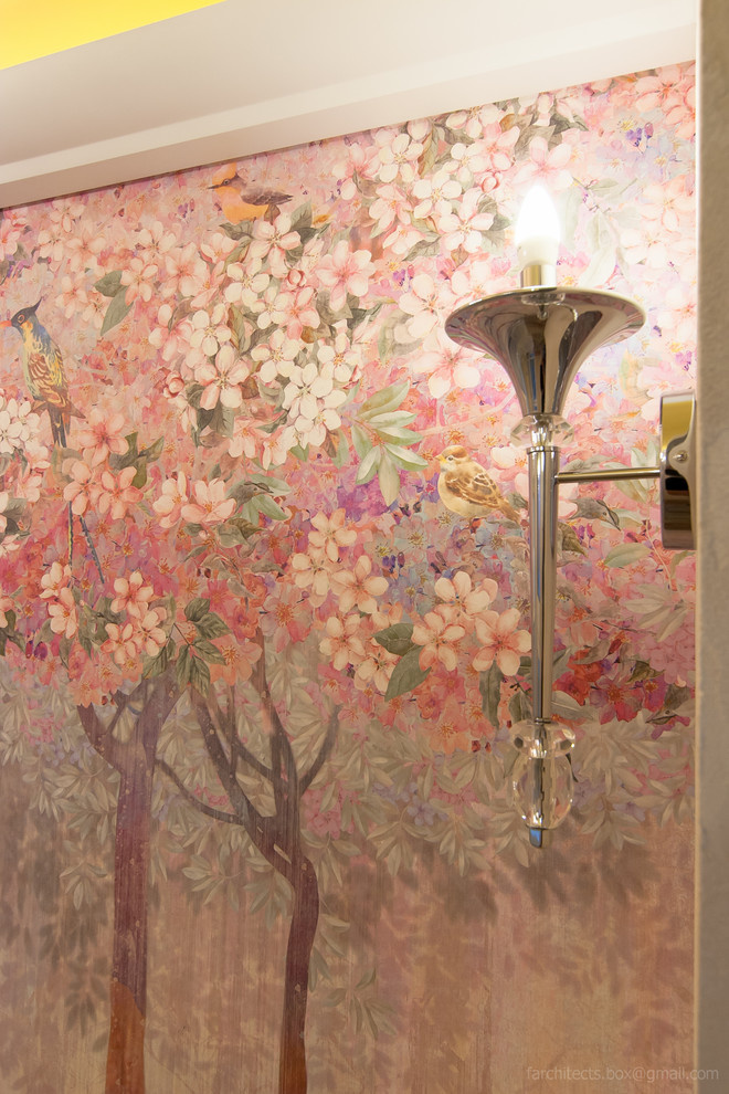 Гостиная и прихожая в загородном доме