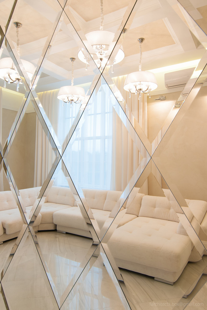 Гостиная и прихожая в загородном доме