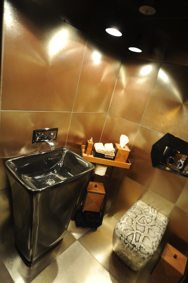 ДОМ У ОЗЕРА