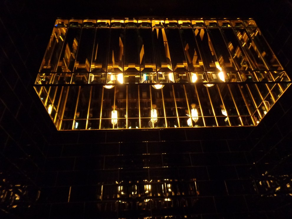 Фацетные светильники в клубе ( Москва)