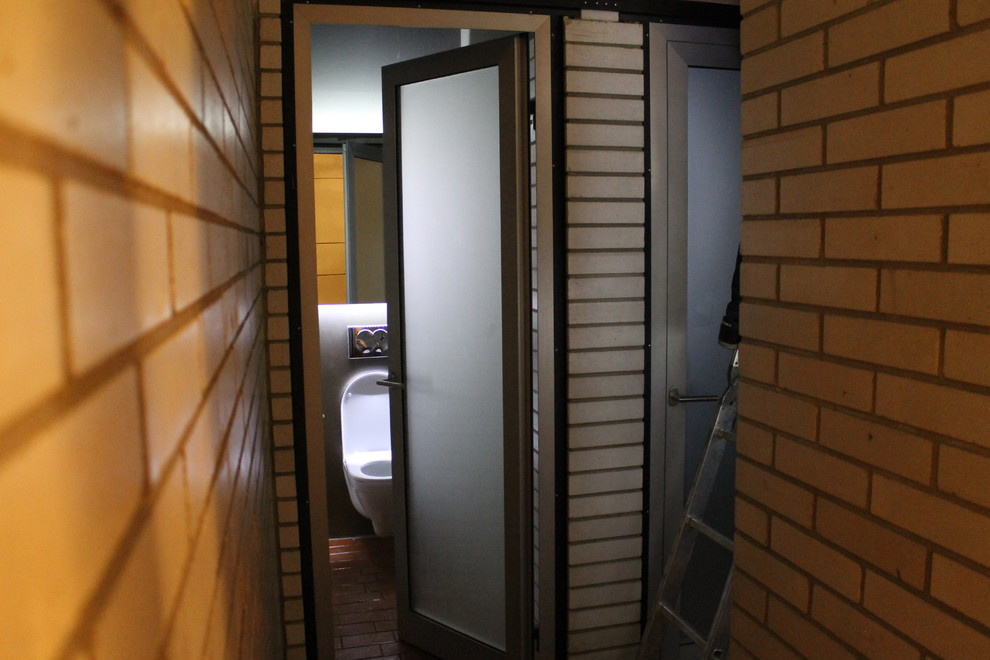 Остекление стритфуд-бара FRANK