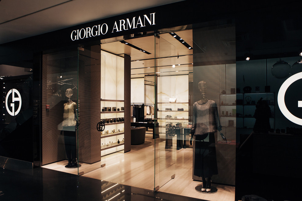 БУТИК «GIORGIO ARMANI» И РЕСТОРАН «В152»
