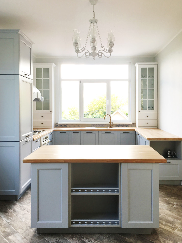 Кухня с фасадами Ларс из бука