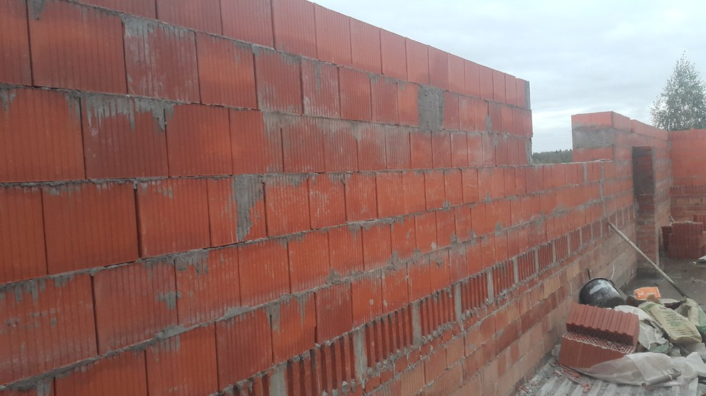 черновая кладка кирпичем и теплой керамикой