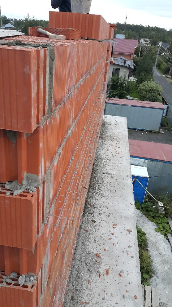 черновая кладка кирпичем и теплой керамикой