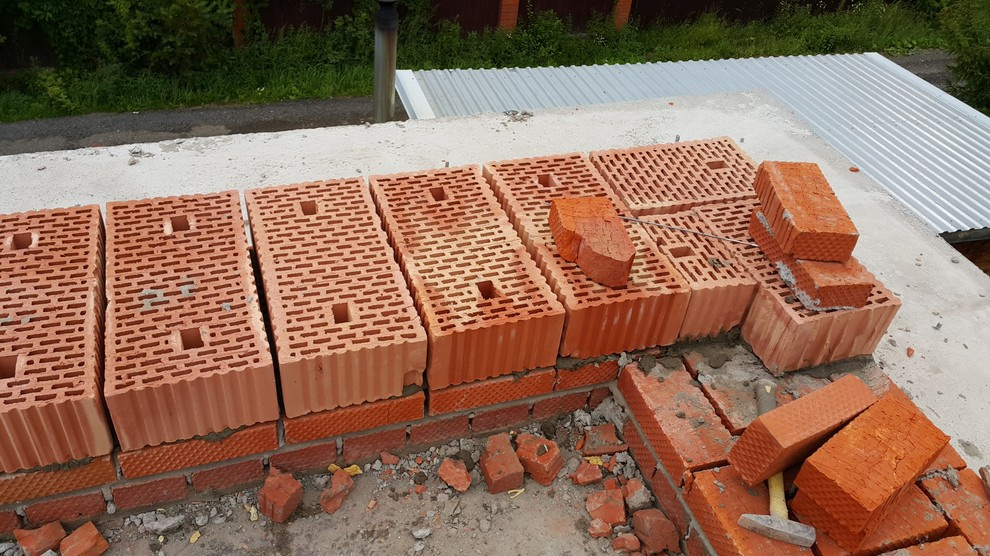 черновая кладка кирпичем и теплой керамикой