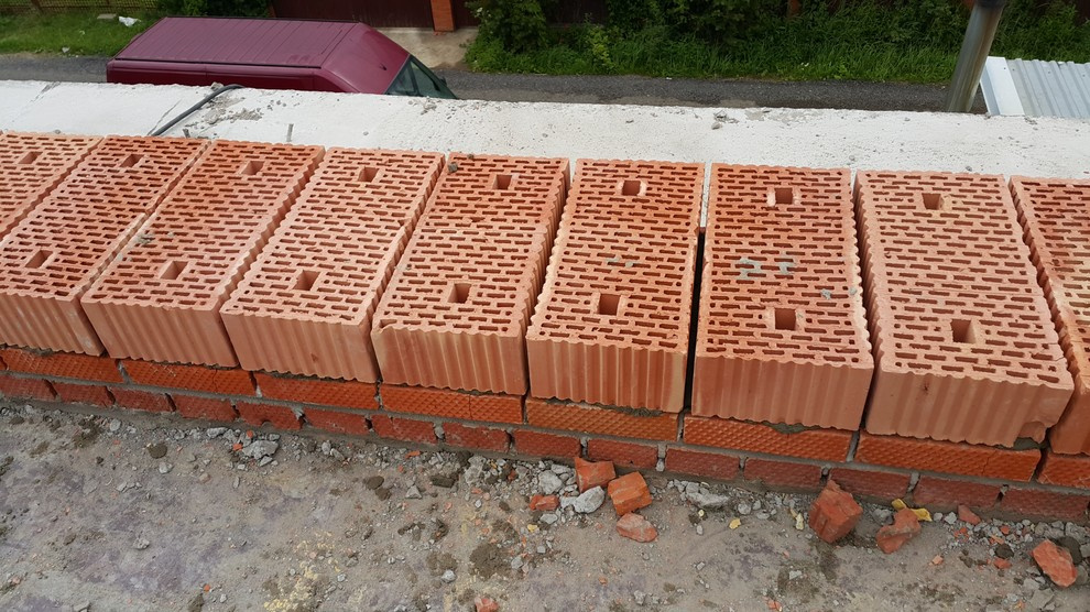 черновая кладка кирпичем и теплой керамикой