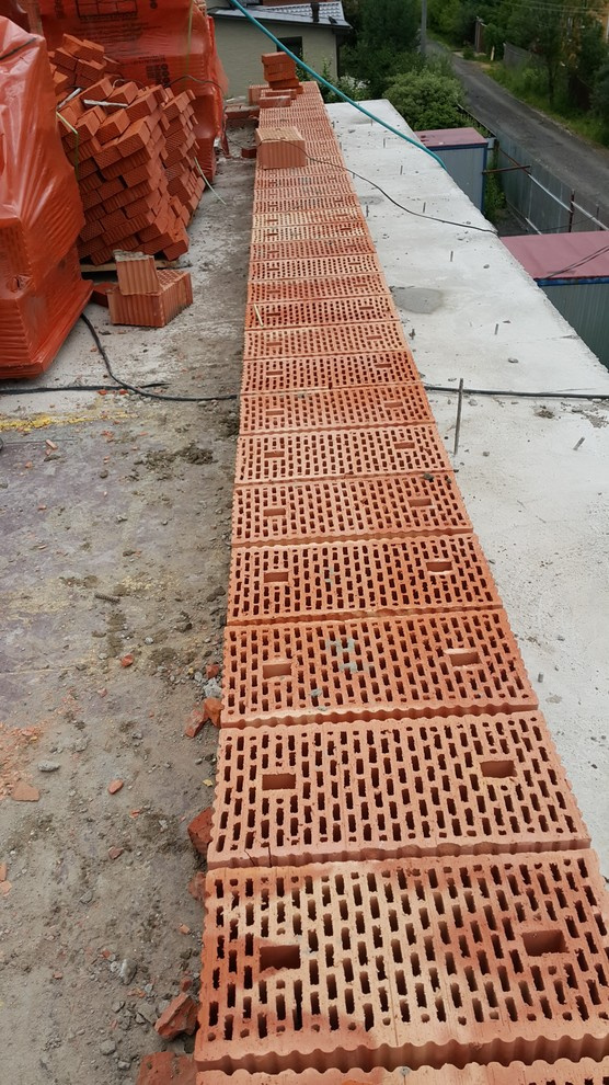 черновая кладка кирпичем и теплой керамикой