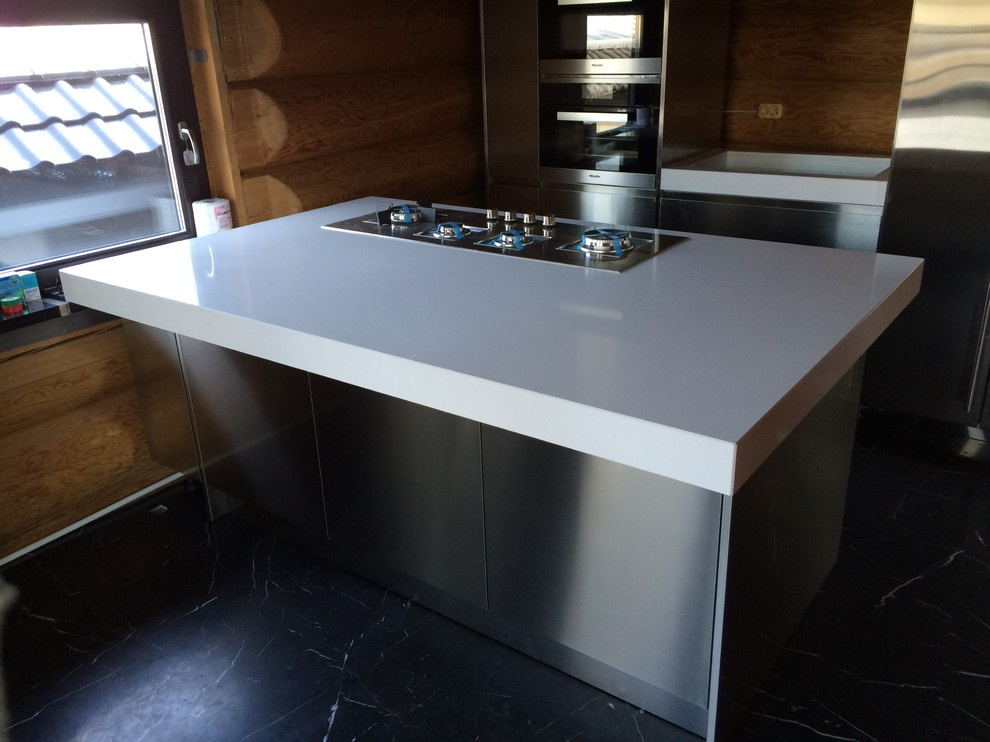 Обложка проекта: Остров из кварцевого агломерата Silestone