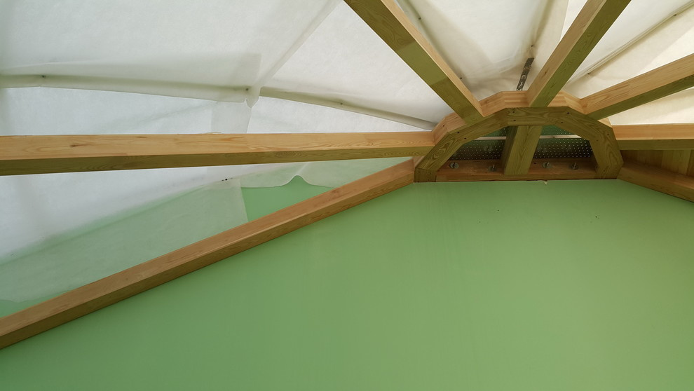 Деревянный потолок из лиственницы