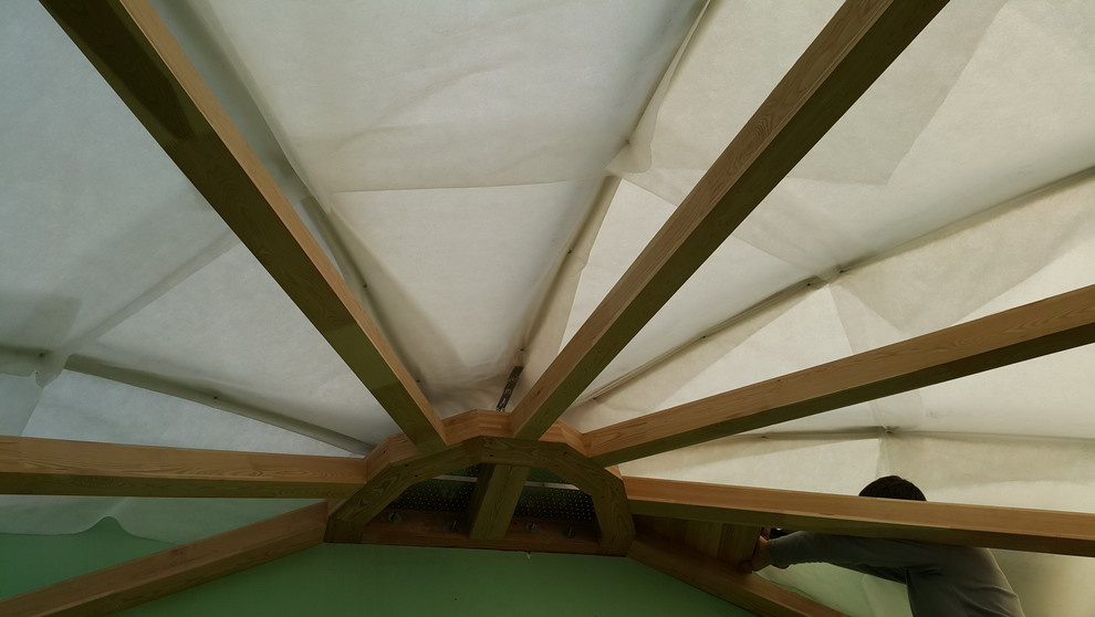 Деревянный потолок из лиственницы