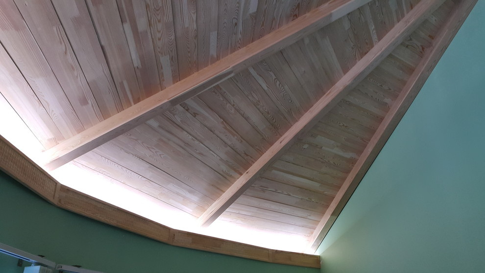 Деревянный потолок из лиственницы