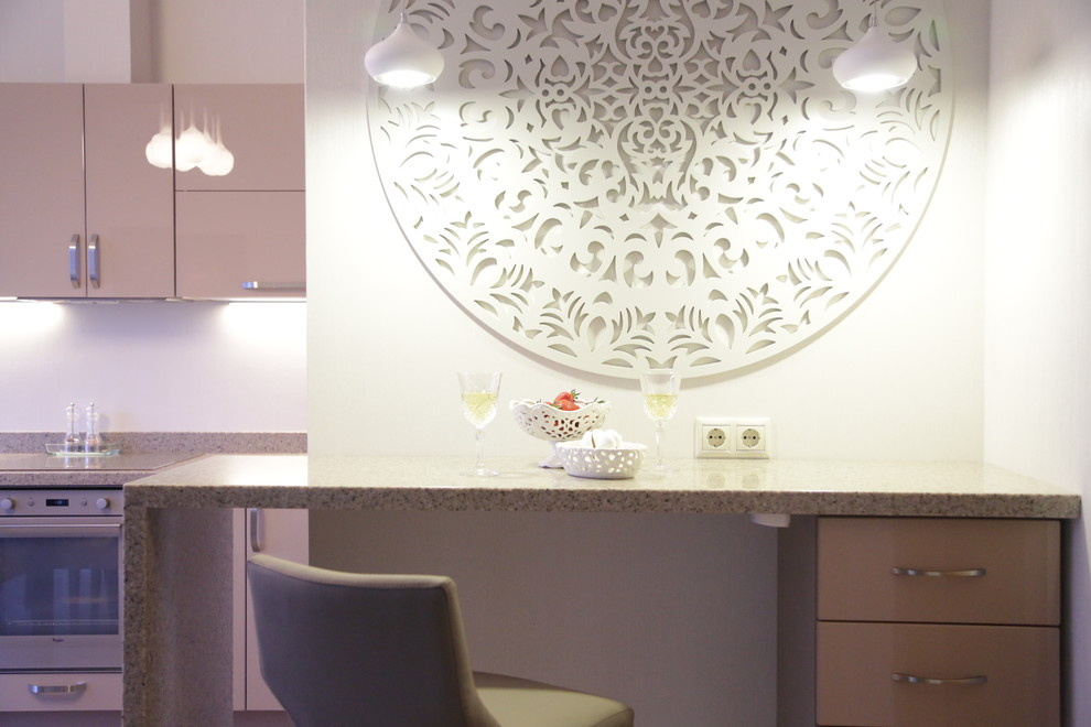 Пудровые оттенки и элегантная геометрия.